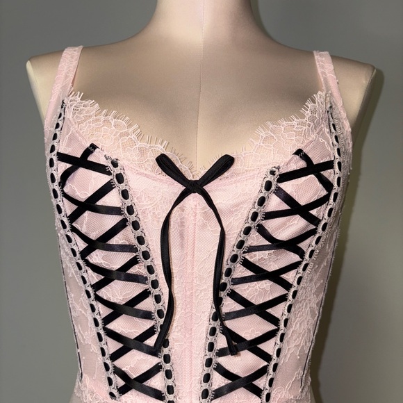 BNWT Victoria's Secret Dream Angel Pink & Black Lace Corset (S-DD) - Picture 2 of 7